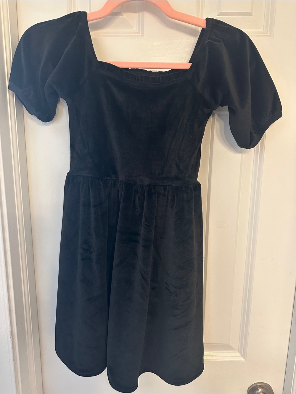 Girls Vineyard Vines Black Velvet Puff-Sleeve Dress